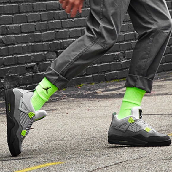 Air Jordan 4 Retro SE GS 'Neon 95' - dead stock - Picture 3 of 9